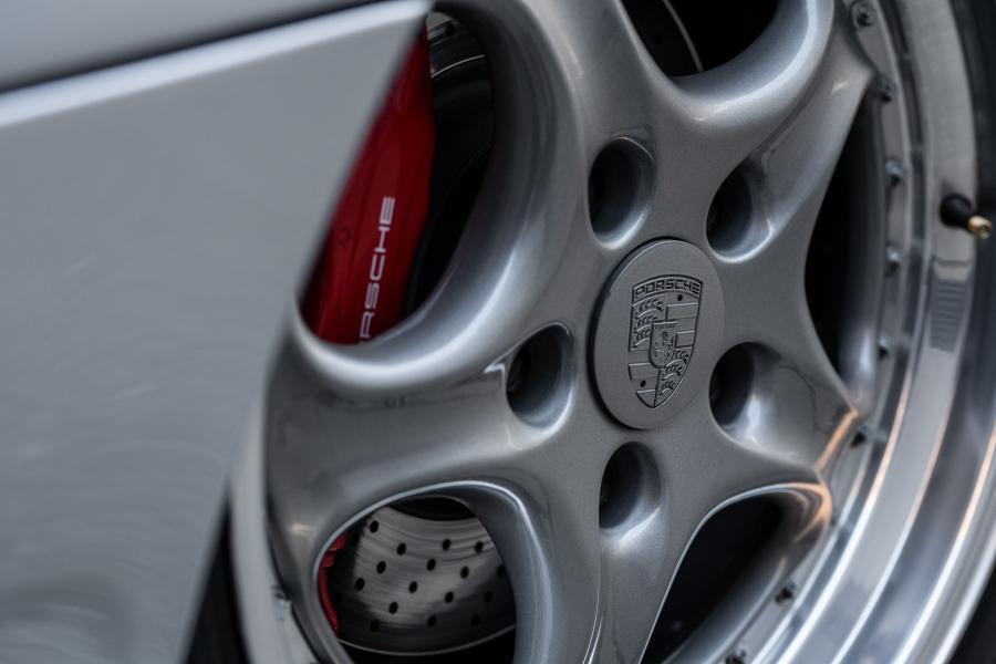 Колеса Porsche 911 GT2 (993) 1996 года  (фото 34 из 49)
